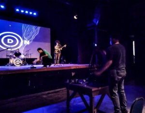 Show (4)